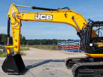 Used heavy machinery JCB 225LC  Excavator pe șenile